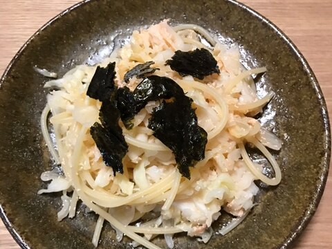 キャベツとたらこのガーリックパスタ